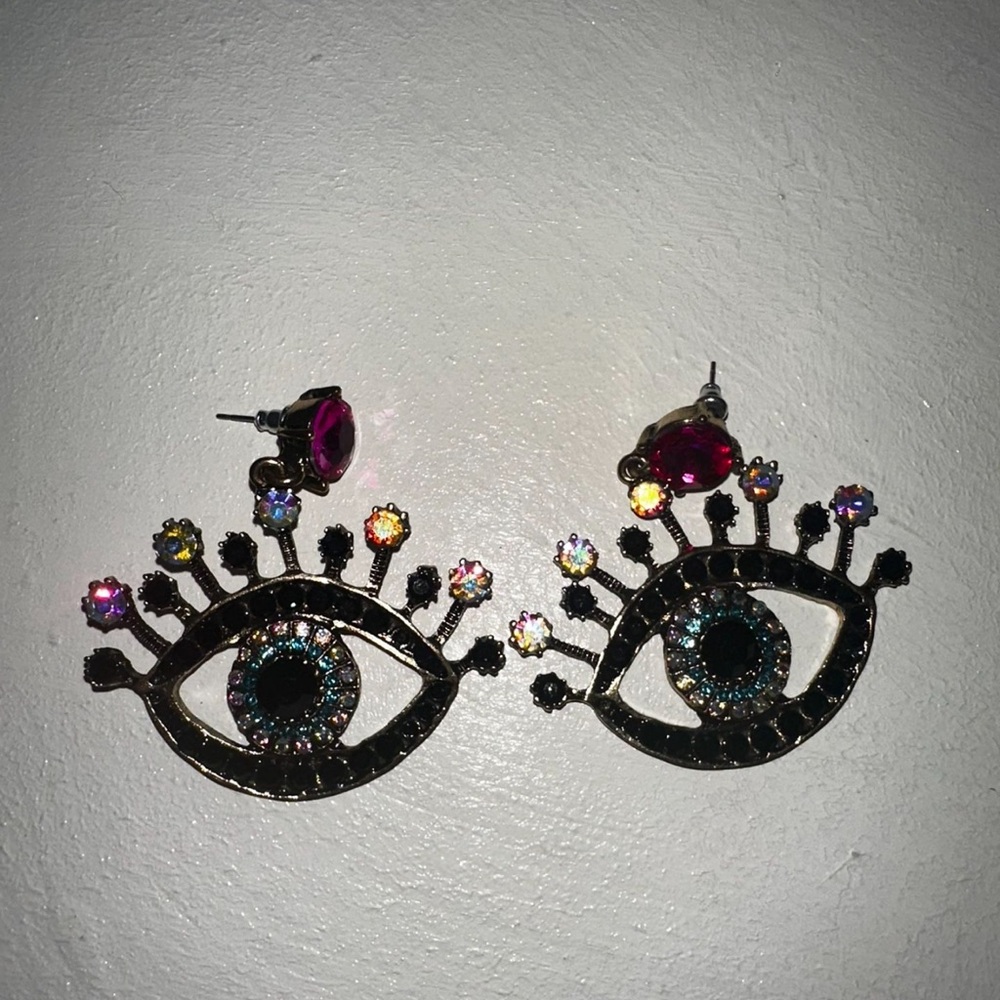 Statement Eye Earrings with Pink Studs and Multicolor - Picture 3 of 4